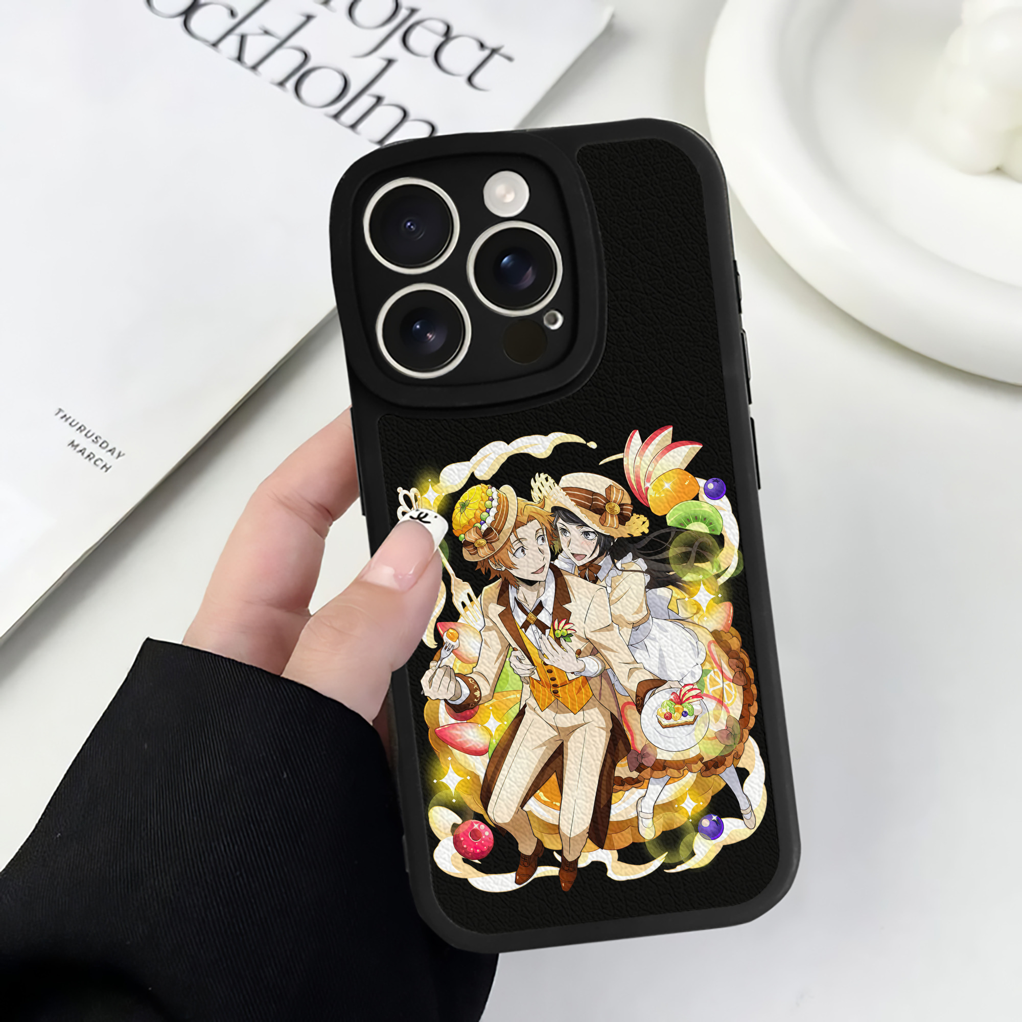 （画像用） 文豪ストレイドッグス Bungo Stray Dogs 【iPhone 16シリーズ対応】シリコンスマホケース（レザー調） 材質：シリコン